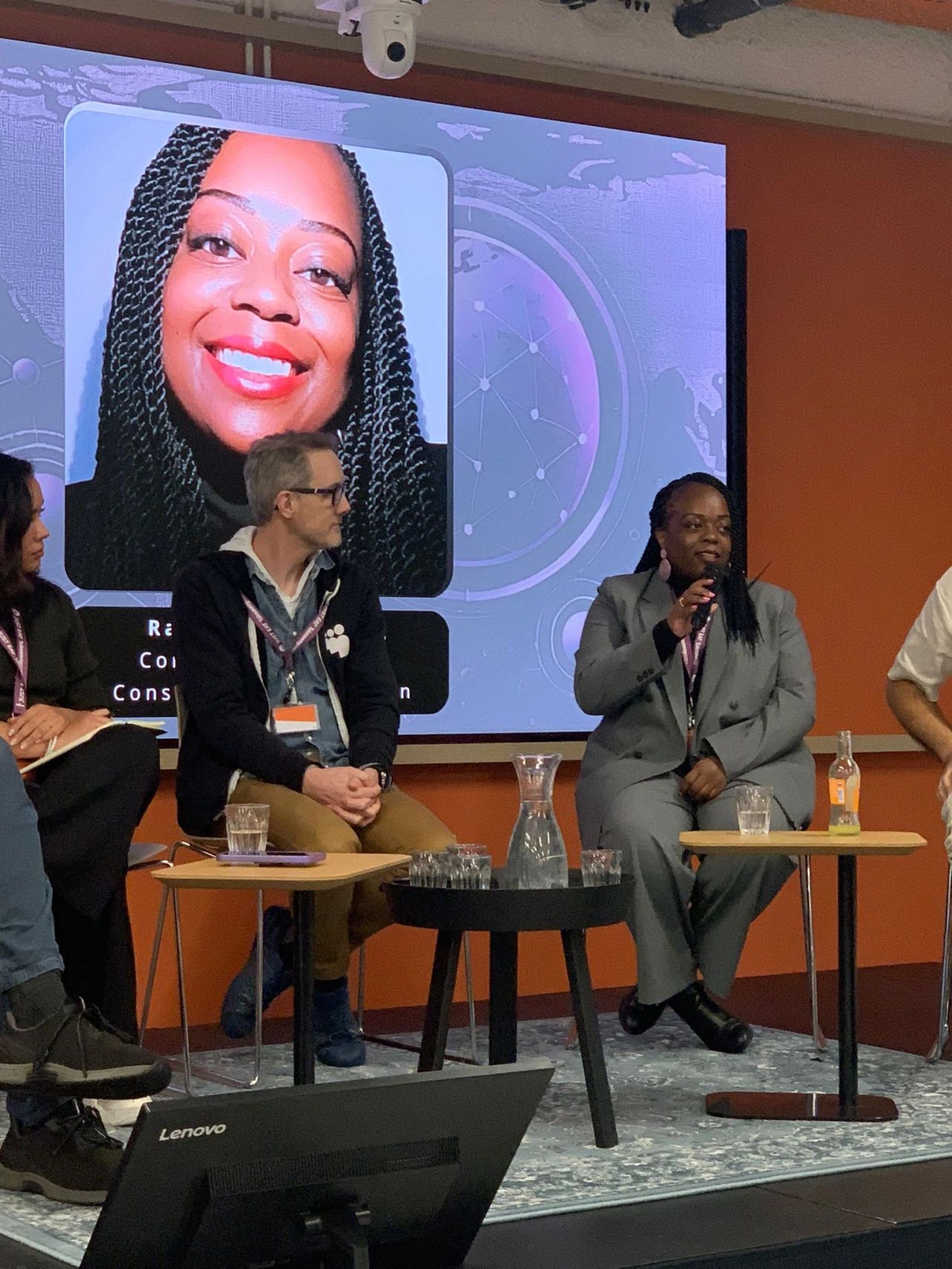 Rafa&euml;la Ellensburg in het Future of Content Panel op het hoofdkantoor van JustEat Takeaway